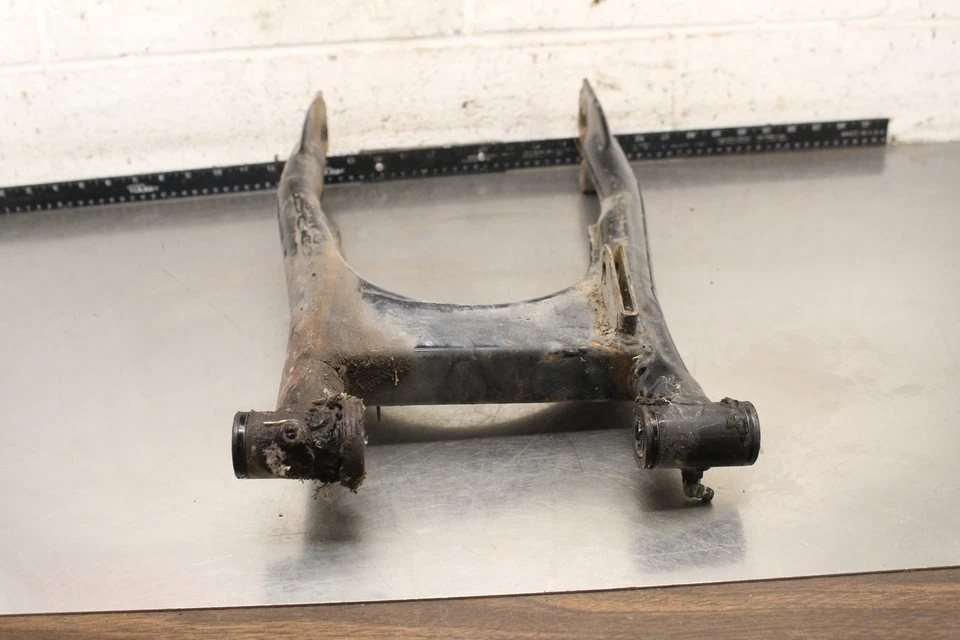 1979 Honda Hawk I 400 CB400T REAR SWINGARM SUSPENSION ARM C397 - Image 2 of 4