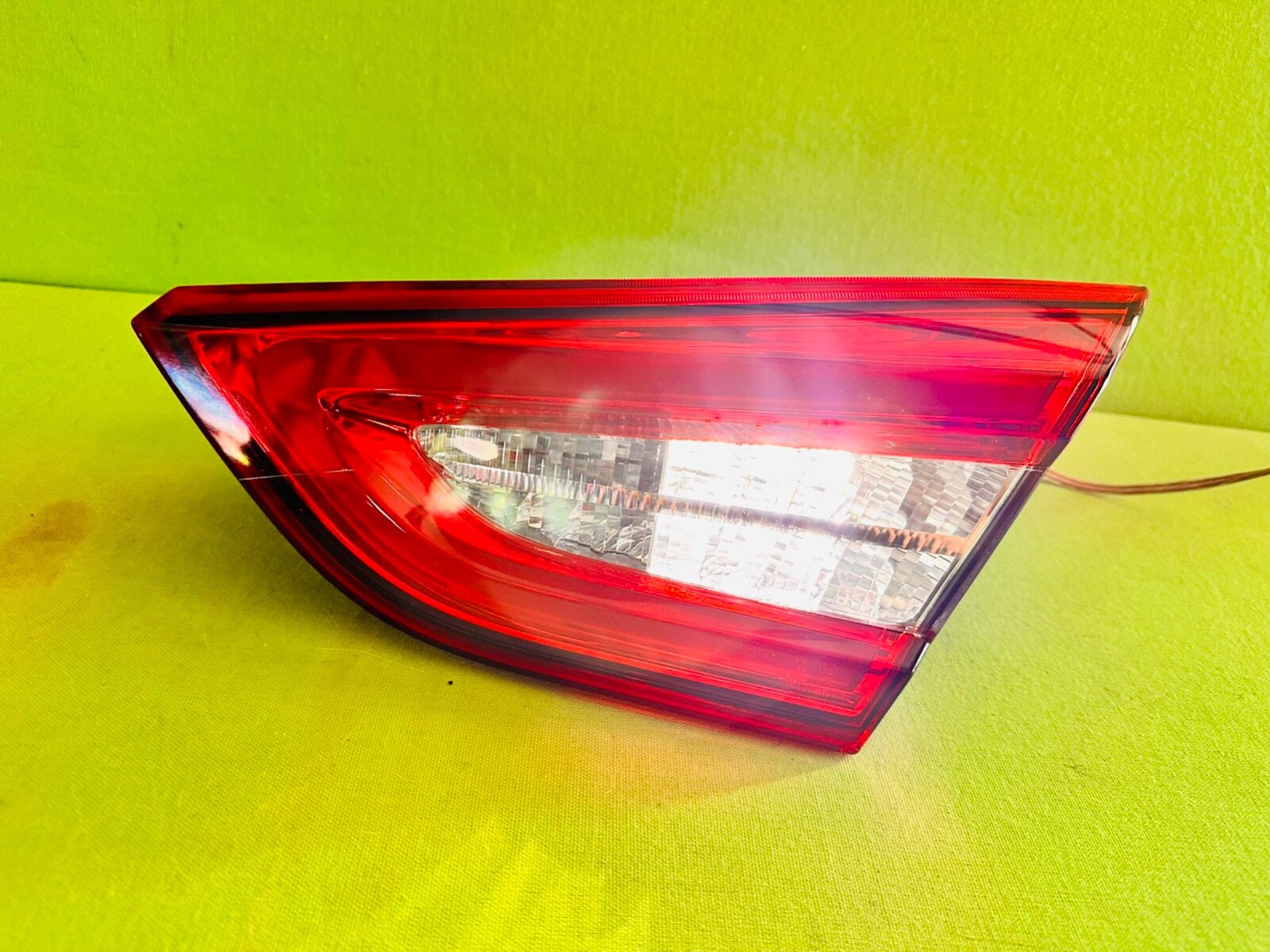 2013 - 2016 MASERATI QUATTROPORTE REAR RIGHT INNER TAILLIGHT OEM 670009228