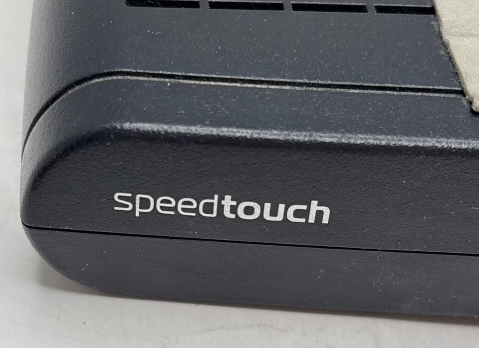 Thomson Speedtouch ST585 v6 wireless ADSL Modem router Network Desktop Equipment - Image 3 of 4