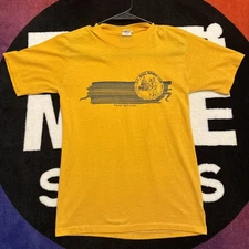 Men's Medium Washington DC Road Runners Club 1985 Vintage Yellow Graphic T Shirt