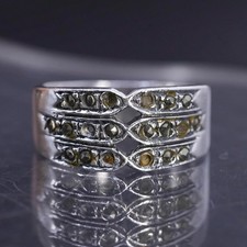 Size 7.25, vintage sterling silver 925 band ring with marcasite
