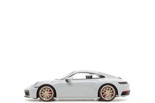 Minichamps 1:18 Porsche 911 Carrera 4S (992) in Chalk