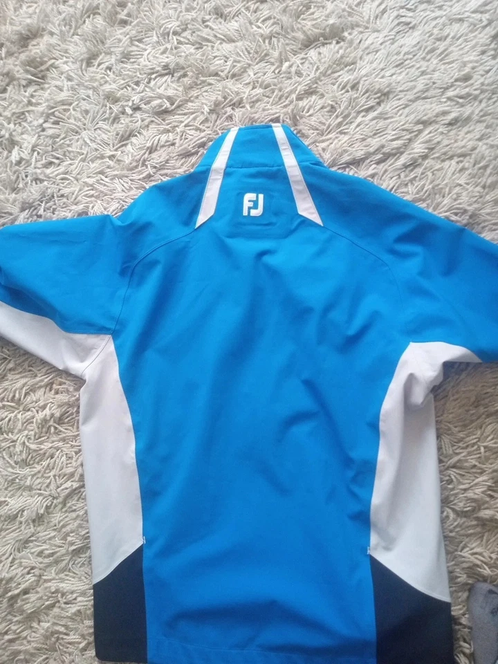 footjoy tour xp + zero restrictions goretex jacket  SIZE. S - Image 3 of 4