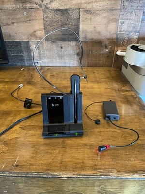 Poly W8200B with headset, base, charging cord