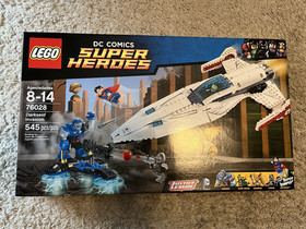 Brand New Sealed LEGO DC Super Heroes Darkseid Invasion 76028