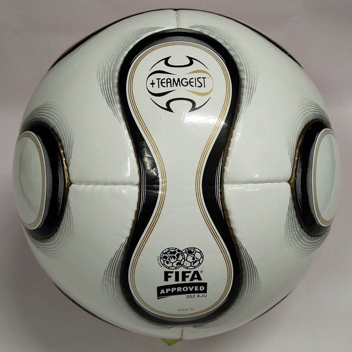 adidas Teamgeist サッカーボール 2006 Adidas Teamgeist World Cup Match Ball 2006 | eBay