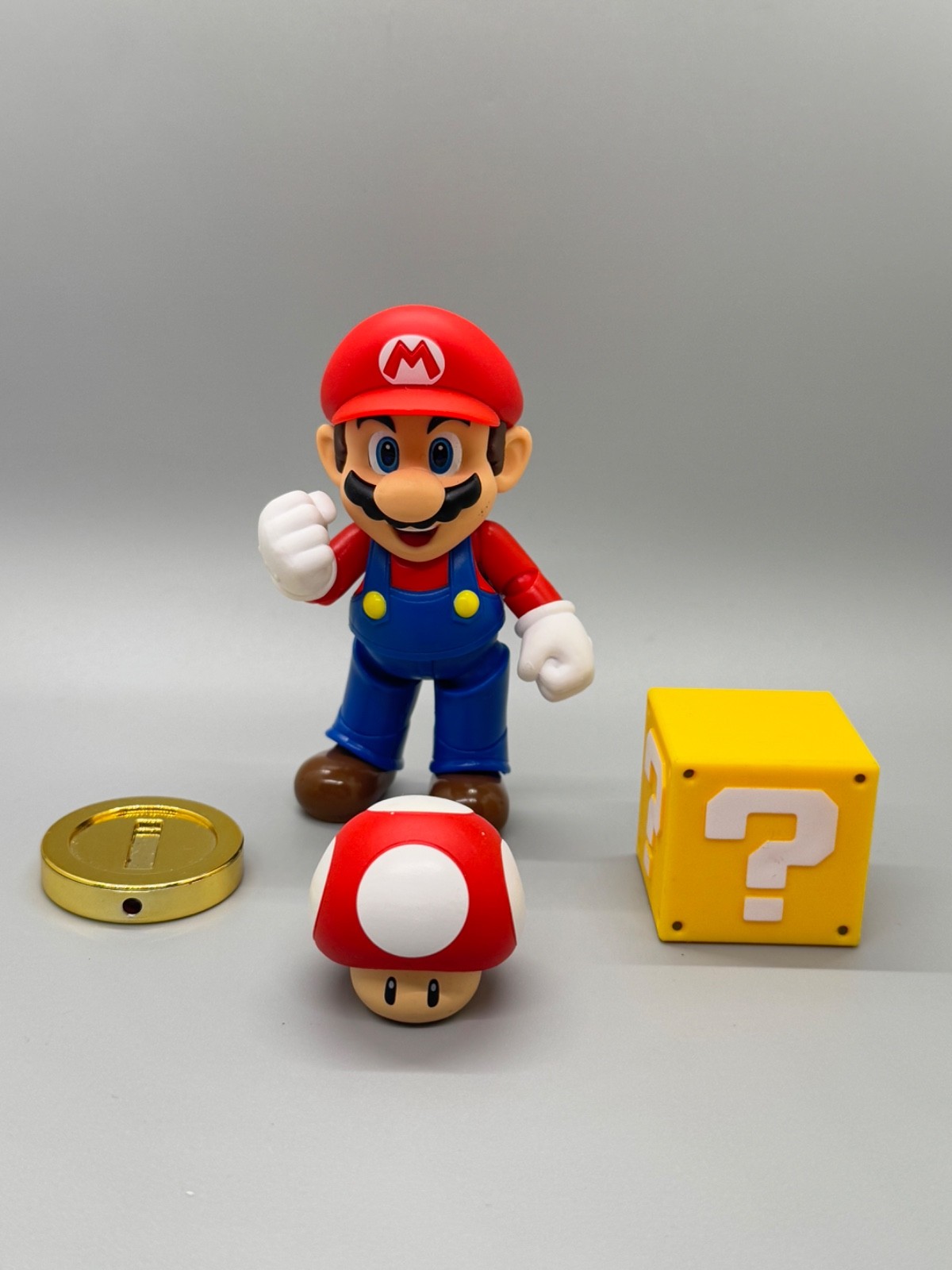 SH Figuarts Bandai Nintendo: SUPER MARIO &ldquo;MARIO&rdquo; (4-Inch