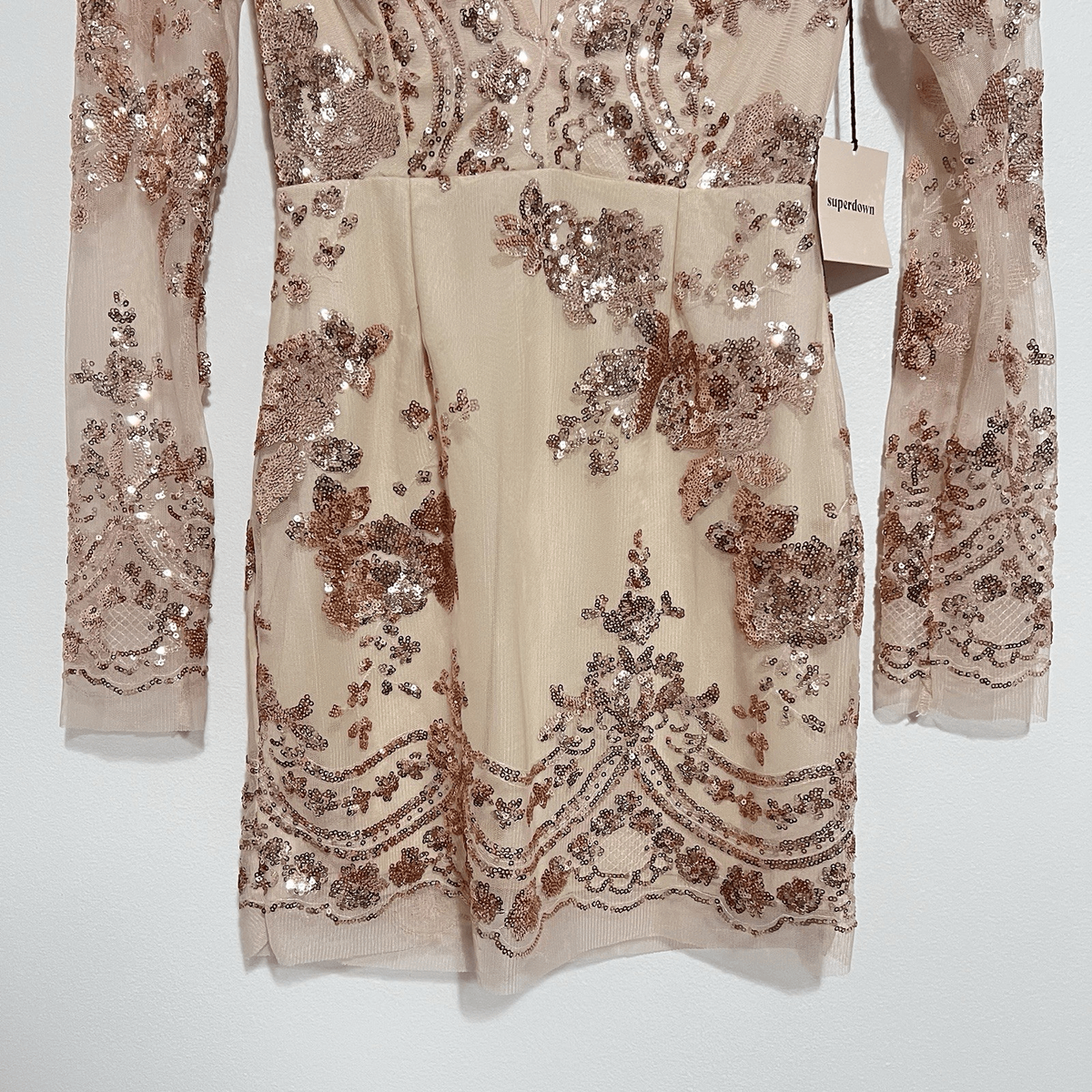 Revolve Superdown Jessa Deep V Sequin Mini Dress NEW Size XS Rose Gold |  eBay