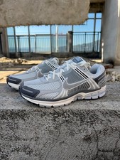 FD9919-001 NIKE ZOOM VOMERO V5 Beige Gray Men's Sneakers