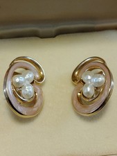 Vintage Goldtone Swirl Light Coral Enamel Faux Pearl Earrings Clip On