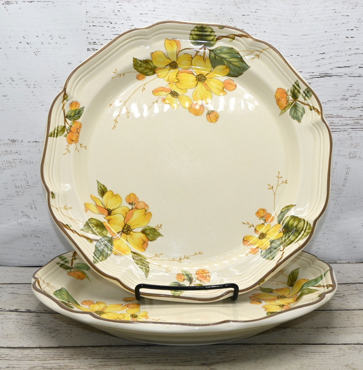 Mikasa Heritage Goldwood F 2001 Yellow Flower 10 3/4” Dinner