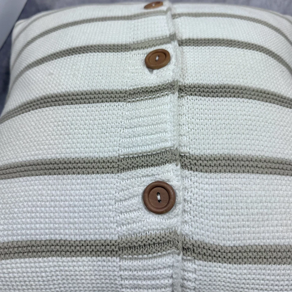 "Almohada de plumas tejida DKNY con botones 20x20"" crema con rayas gris-beige" Foto 3 de 4