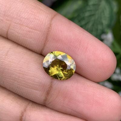 3.60 CT Extremely Rare 100% Natural Glittering Sphene Titanite Titanite