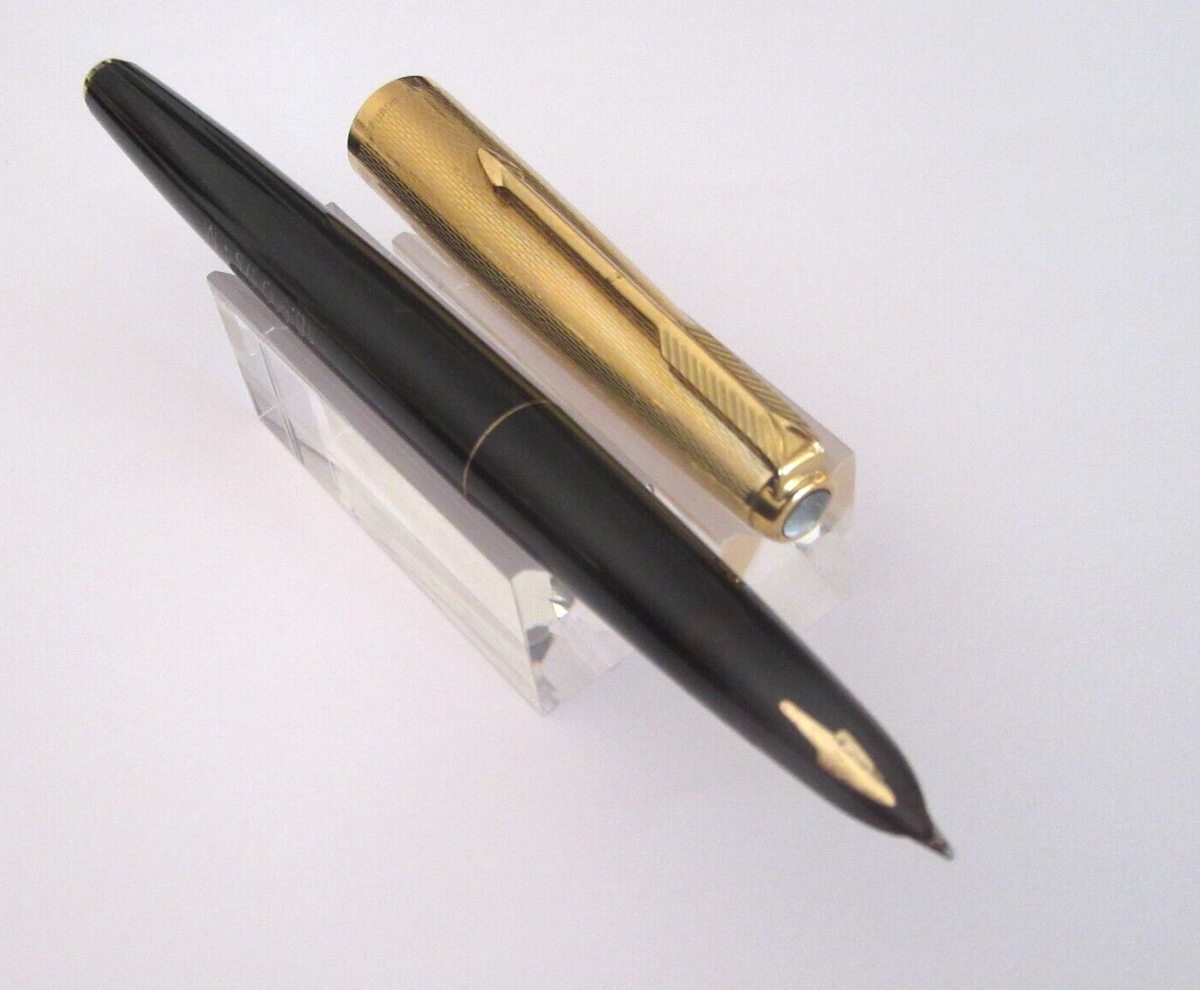 Rare Pen Fountain Pen PARKER 61 Cap Gold Plated Motif Carved New