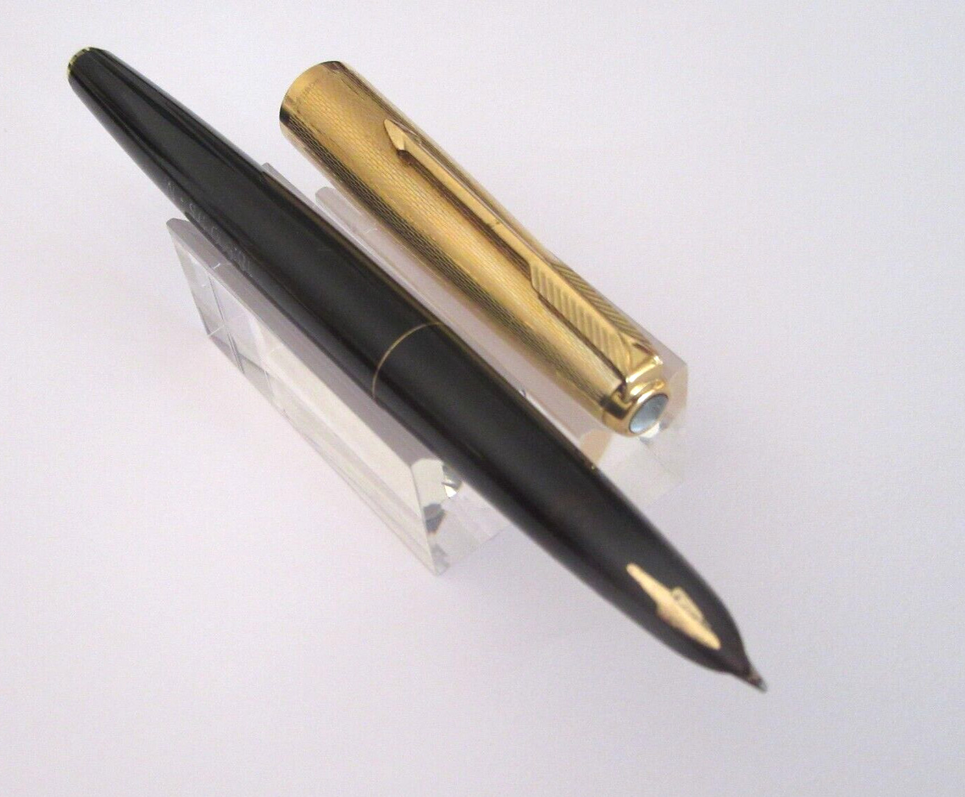 Stylo plume Parker 61 or ciselé neuf, instrument écriture vintage de collection rare N355