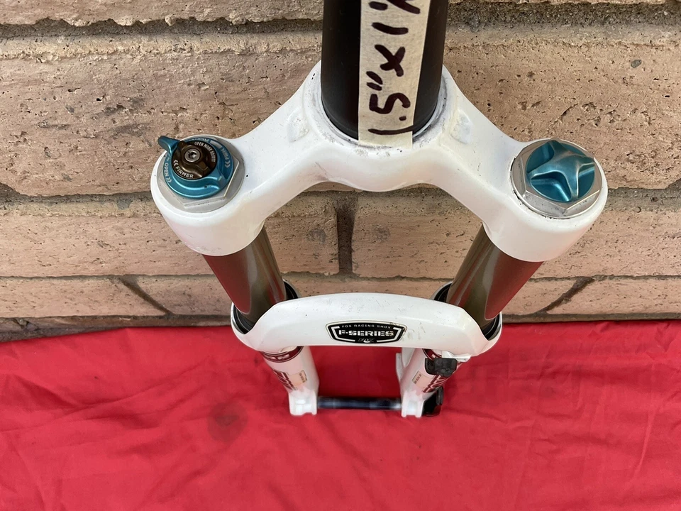 FOX 32 FORK 1.5” Bottom X Top 1 1/8" x 8 1/4” X 100mm X 15mm THREADLESS DISC 26" - Image 2 of 4