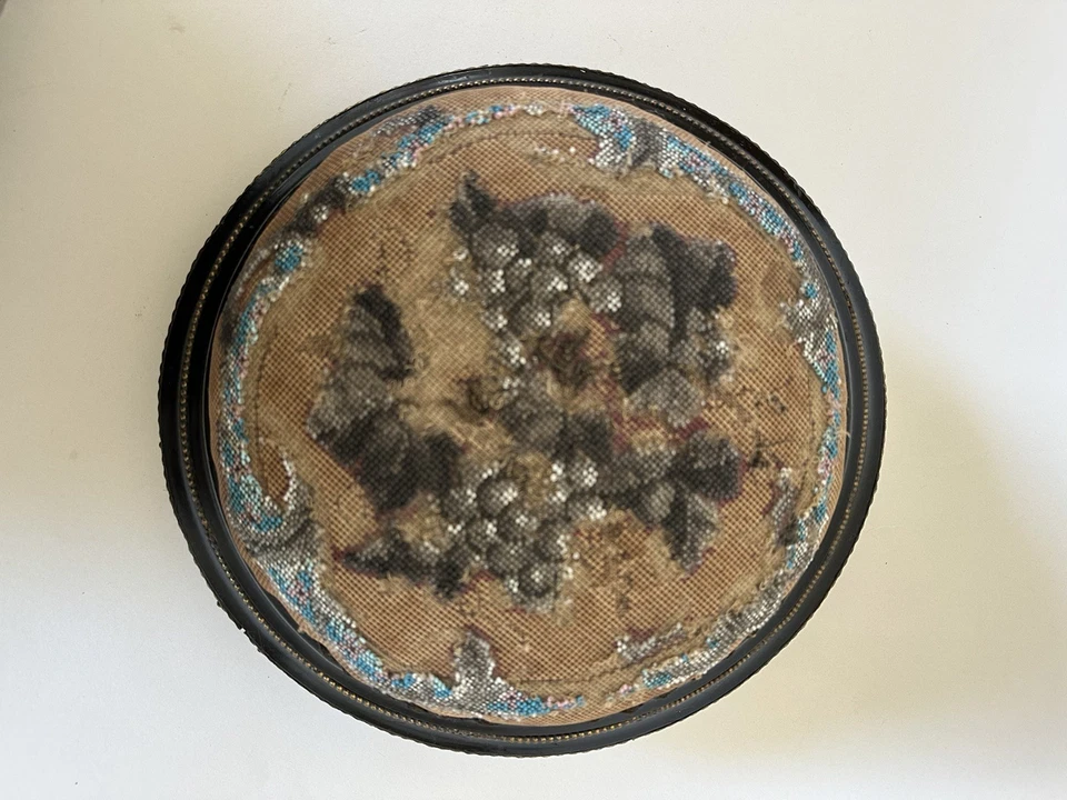 1830 - 40 年帝国时期古董脚凳串珠内饰早期装饰金属 — 第 3/4 张图片