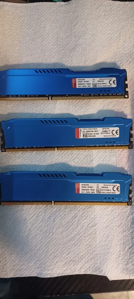 Kingston 8 GB DDR3 1866 DIMM RAM de escritorio HyperX FURY HX318C10F/8 PC3-14900 240 pines Foto 2 de 3