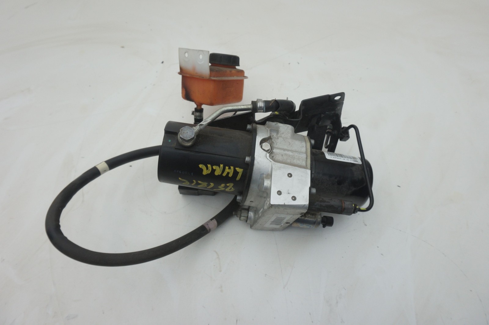 Suspension Lift System Electric Pump Assembly OEM 313722 Ferrari 488 Spider 2017