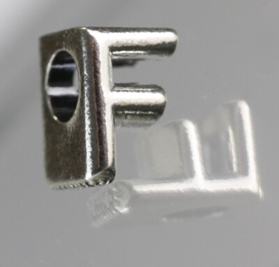 Pandora Buchstabe - F - Alphabet Charm 925 Sterling Silber 797460 Anhänger V3-F