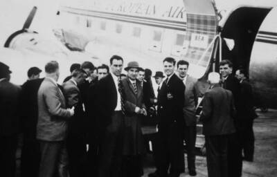 The Manchester United party prepare to fly to Denmark 1950s Old Photo