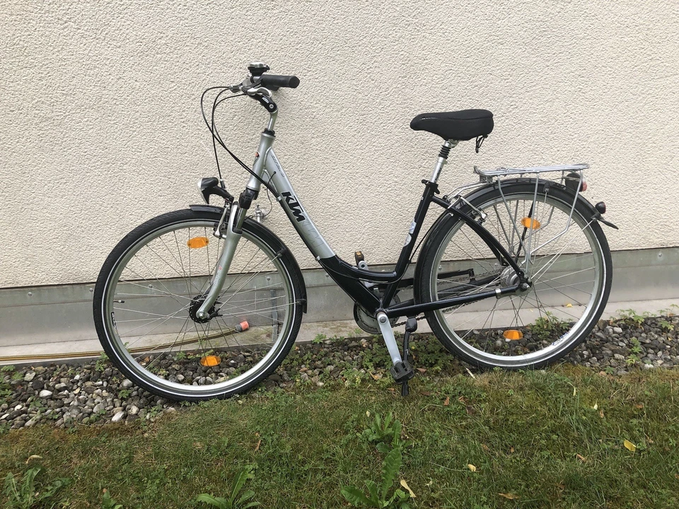 KTM Damenrad, 8 Gang Drehschaltung mit Rücktrittbremse. Top Zustand.