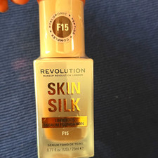 Makeup Revolution Skin Silk Luminous Serum Foundation Hyaluronic Medium F15 0.77