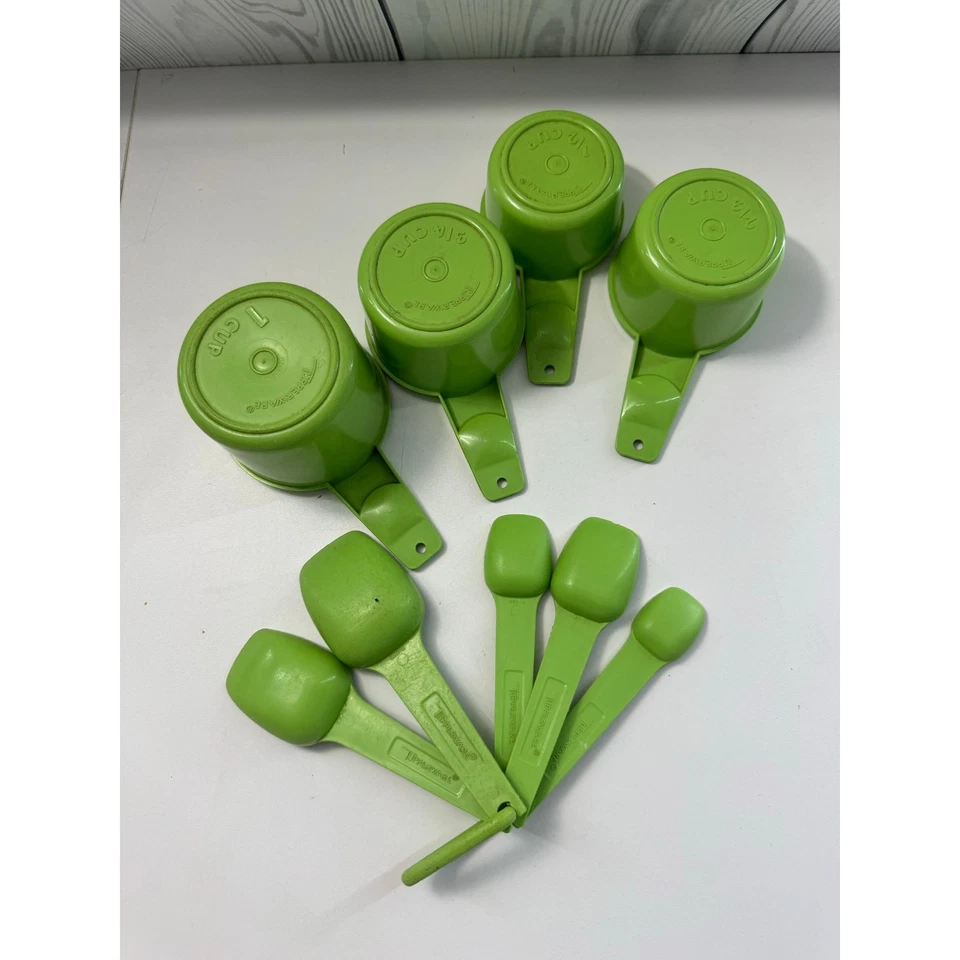 Vintage Tupperware Green Measuring Spoons Set w/Ring and Measuring Cup Set  - Image 2 of 2