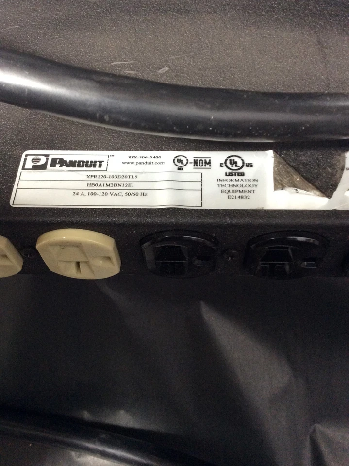 Unidad de distribución de energía protegida contra sobretensiones Panduit XPR120-103D20TL5 12 salidas FR2A Foto 2 de 3