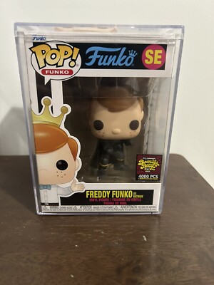 Funko Pop Freddy Funko Batman Blacklight Battle  2022 LE 4000 W/ Hard Protector
