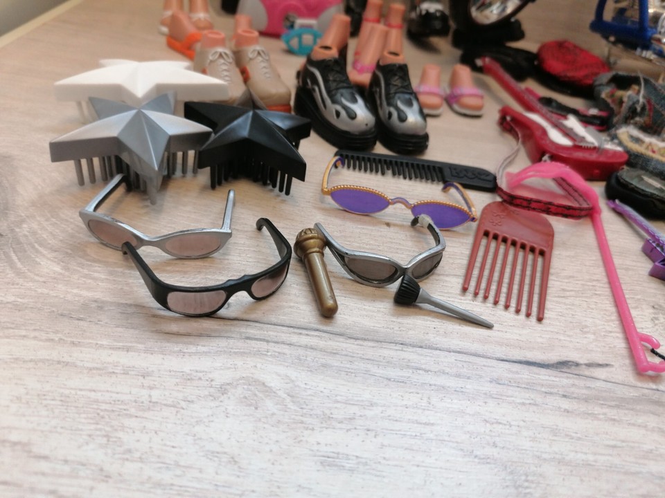 retro 2 bratz dolls girl & boy with motorbike and accessories bundle