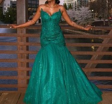 Prom Dress Used Size 0 Never Altered Green See Pictures On Model And My Daughter