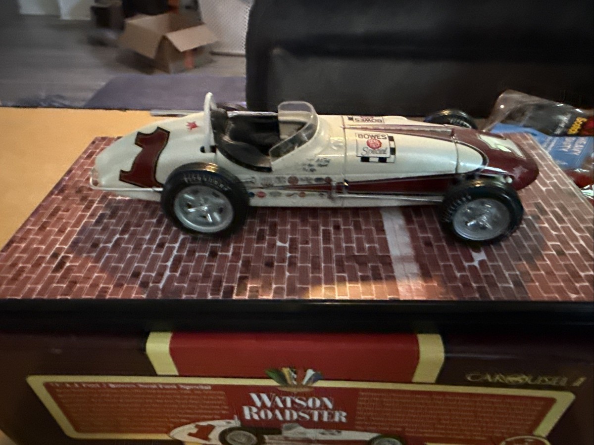Carousel 1 #4406 Watson Roadster 1/18 Scale AJ Foyt #1 1961 Indy