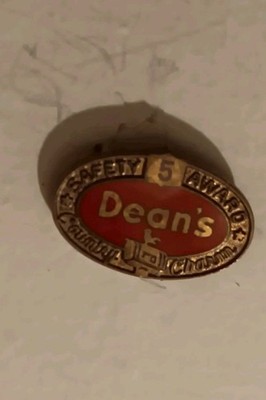 Vintage Dean's 5 Year Enamel Advertising Award Service Pin Tie Tac 