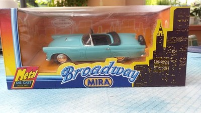 Mira Broadway Sixties Druckguss/Kunststoff Ford Thunderbird 1956 PKW 1:25 in OVP