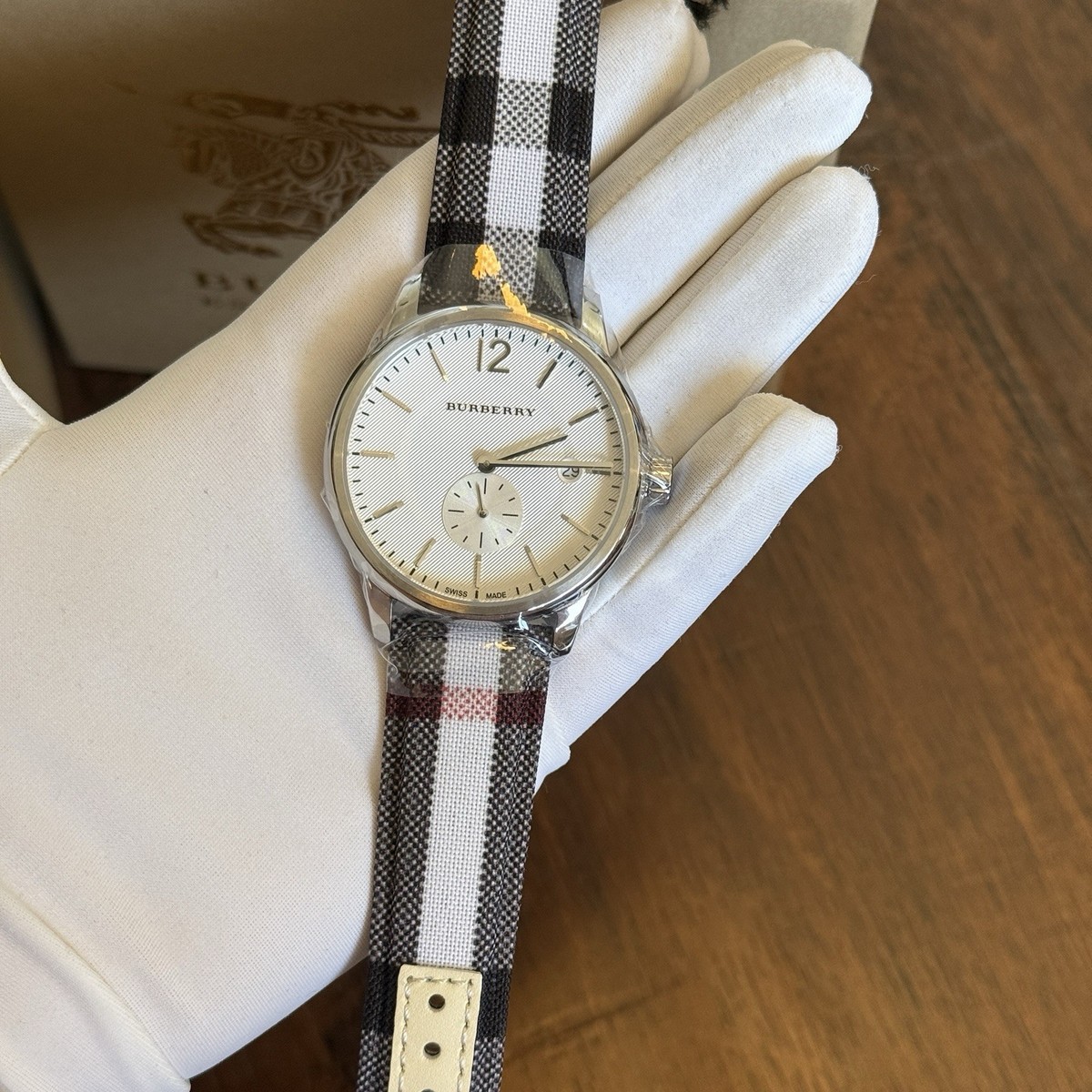 Brand New Burberry BU10002 The Classic Horse-ferry Stainless Steel