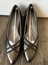 easy street Pump Shoes Size 7.5