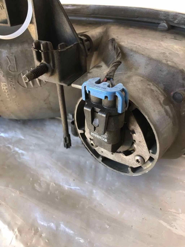 Faro delantero derecho Saturn S Series SL1 2000-2002 Foto 4 de 4