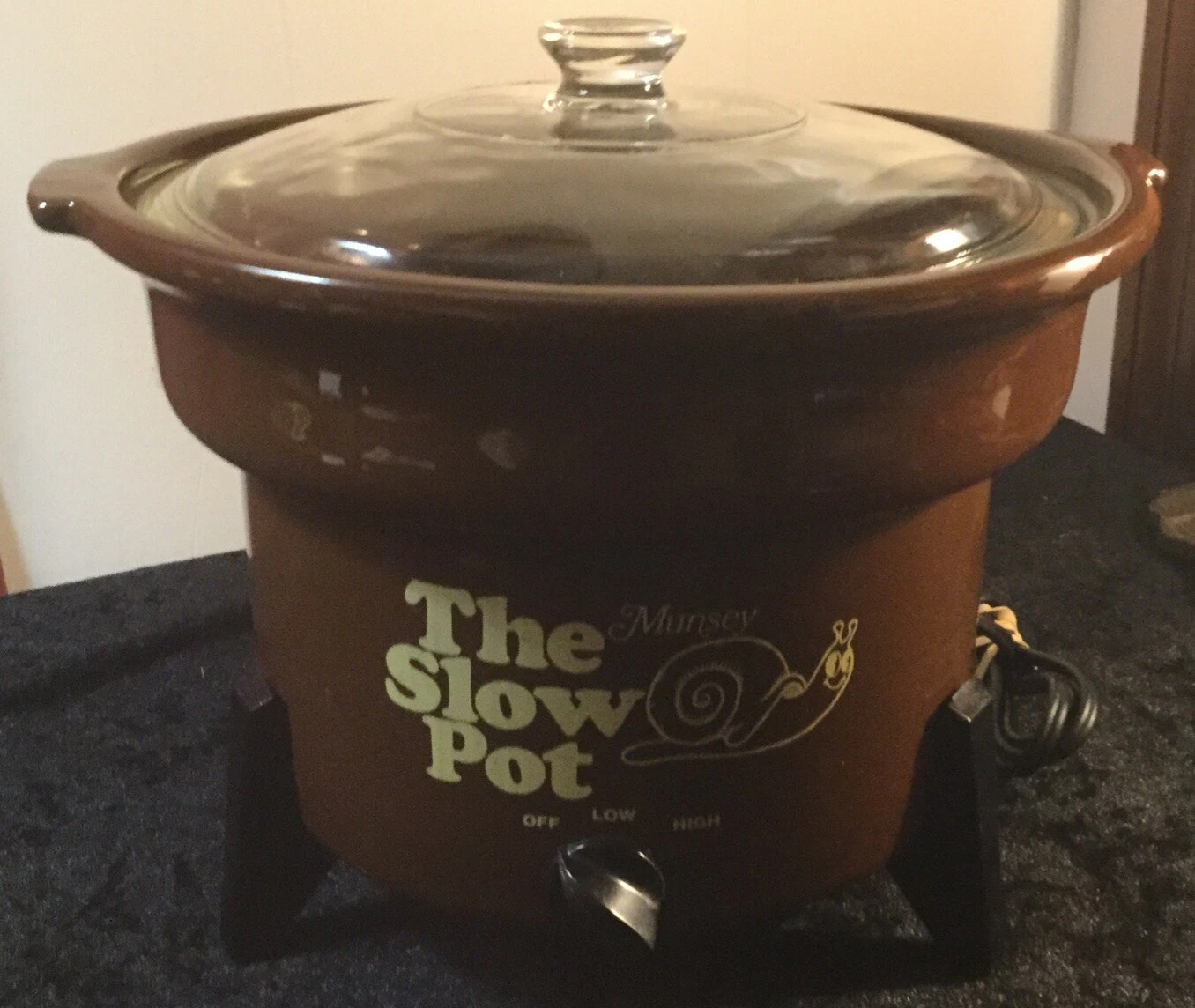 VTG Munsey Slow Pot SP-5 Slow Cooker With Removable Brown Stoneware Crock Insert