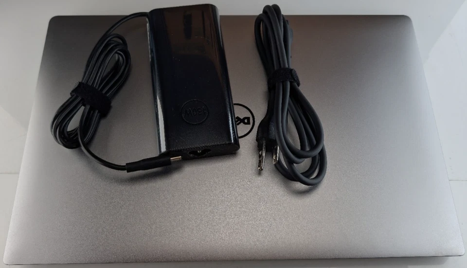 Laptop Dell XPS 15 9560 (15.6" FHD i3-7100H 7ma Generación 8GB RAM 500GB HDD Win 10) Foto 2 de 4