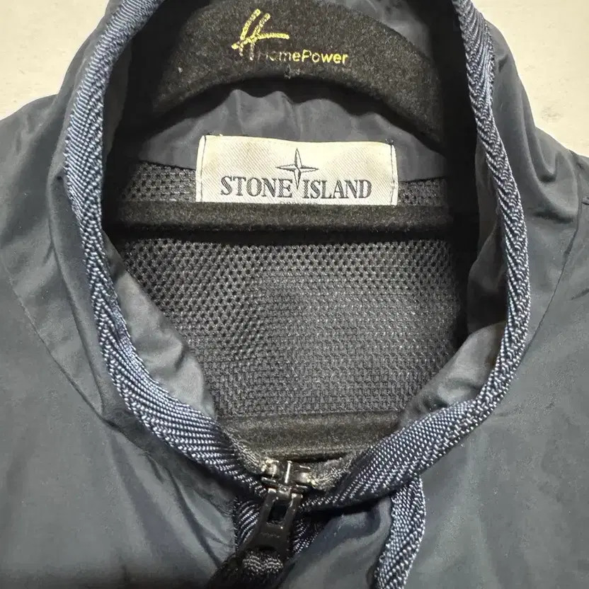 Stone Island Micro Labs Jacket - Men's Size 61cm Length, Lightly Used thumbnail 10
