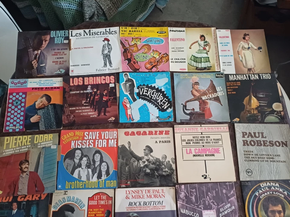 Lot 4 -175 vinyles disques 45 tours années 60- 70-80-90 vintage varietes disco p - Photo 2/4