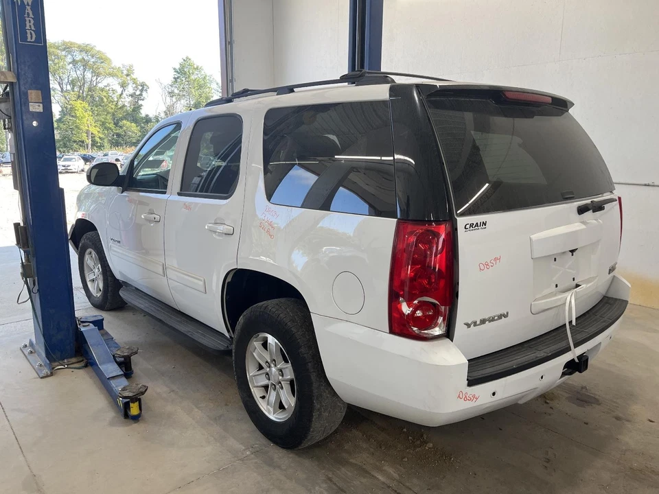 Used ABS Pump and Motor Assembly fits: 2013 Gmc Yukon Assembly 4 wheel ABS LH fr - Image 2 of 4