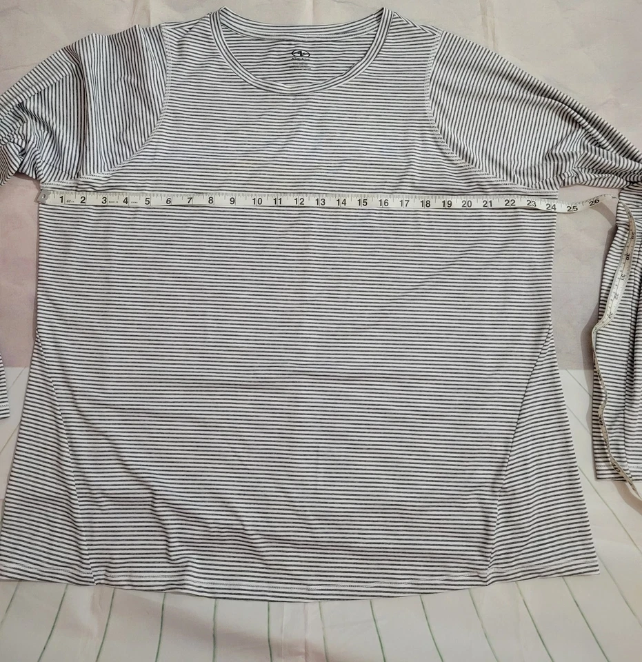 Top manga larga a rayas grises y blancas Athletic Works para mujer talla 3XL (22) Foto 3 de 4