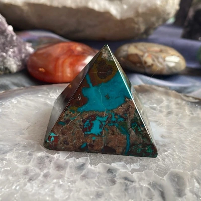 天然菊花水晶石金字塔(免费天鹅绒袋) — 第 2/4 张图片