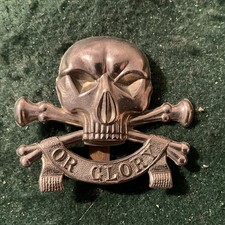 17TH/21 LANCERS, DEATH OR GLORY SKULL & CROSS BONES    W/M.  Cap. BADGE,  ef2