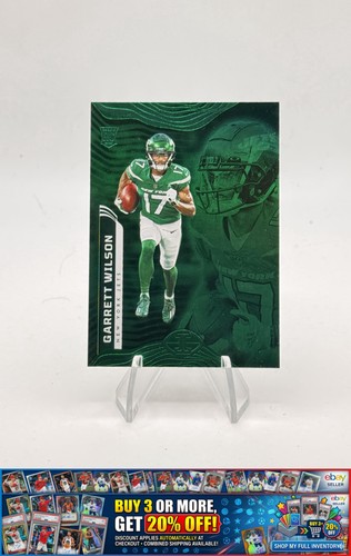 Garrett Wilson [Emerald] #77 2022 Panini Illusions card