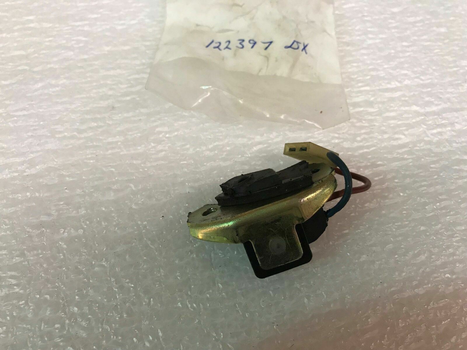 FERRARI 288 ENGINE IGNITION PASSENGER RIGHT DISTRIBUTOR ASSEMBLY DX OEM 122397