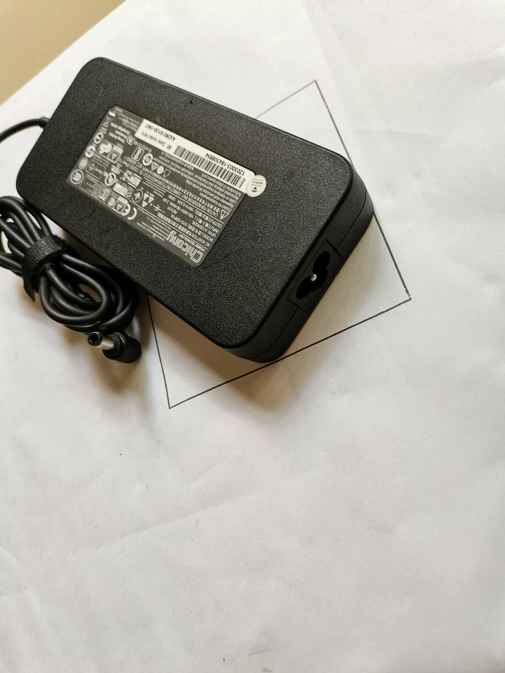 Chicony 19V 6.32A 120W A15-120P1A 5.5mm Para ASUS ROG Strix GL753VD-DS71 Original Foto 3 de 4