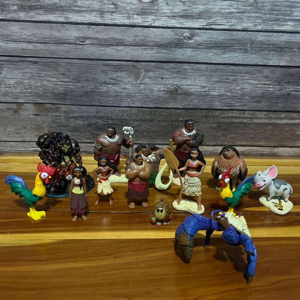 Disney Store Moana Deluxe Figurine Figure 14 pieces Play Toy Set